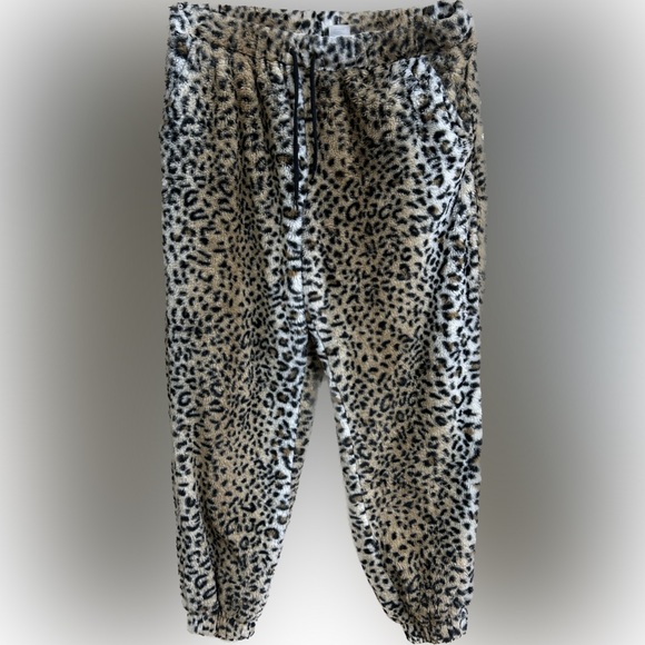 🌸5/$25🌸 Chic Leopard Print Fleece Sweatpants - Picture 2 of 4